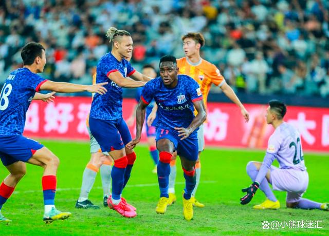  上海申花发布备战花絮，转会期复出首秀，荷甲任务艰巨，轮换策略成焦点